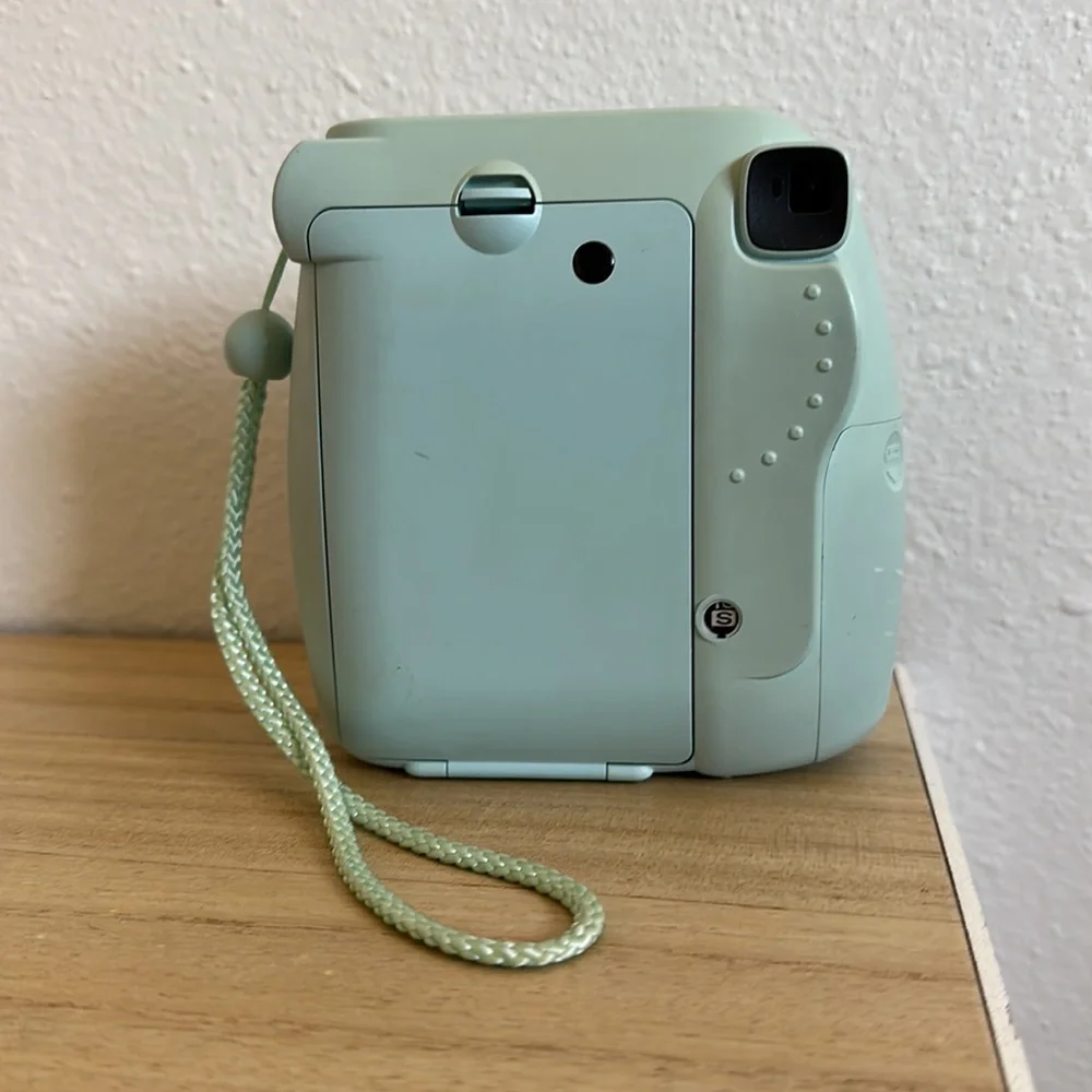 Fujifilm INSTAX Mini 8 Instant Camera (Blue) (Discontinued by Manufacturer)